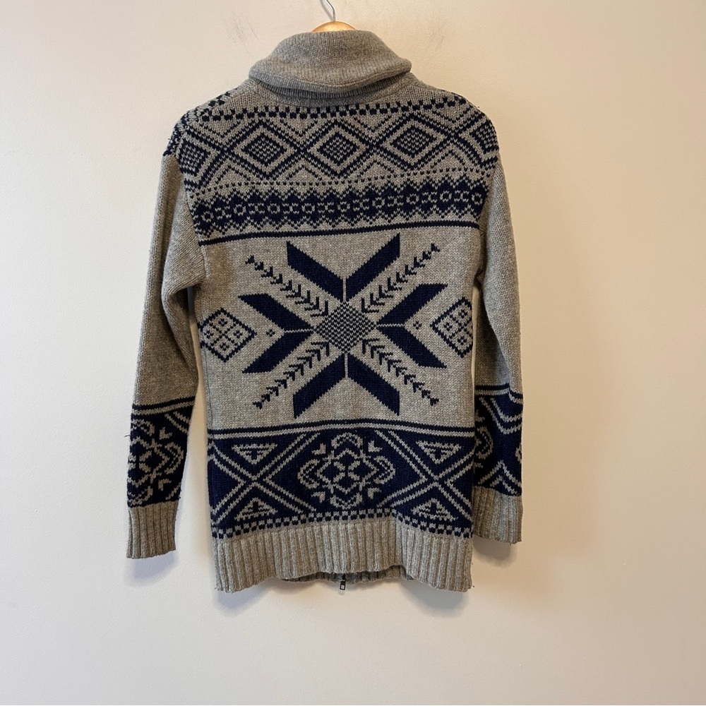 Roots Women’s XS Wool Blend Zip Cardigan Grey and Blue Fair Iles pattern Warm - Picture 3 of 12